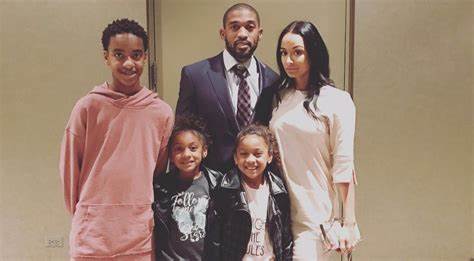 Kniko Howard Age, Dad, Instagram, Net Worth