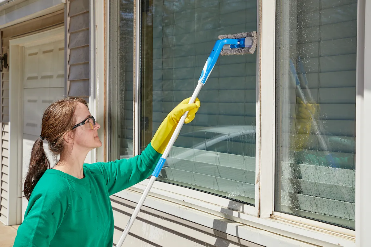 Enhancing Curb Appeal With Interior And Exterior Window Cleaning