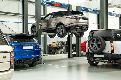 Land Rover Transmission And Electrical Problems? Trusted Repairs In Dubai