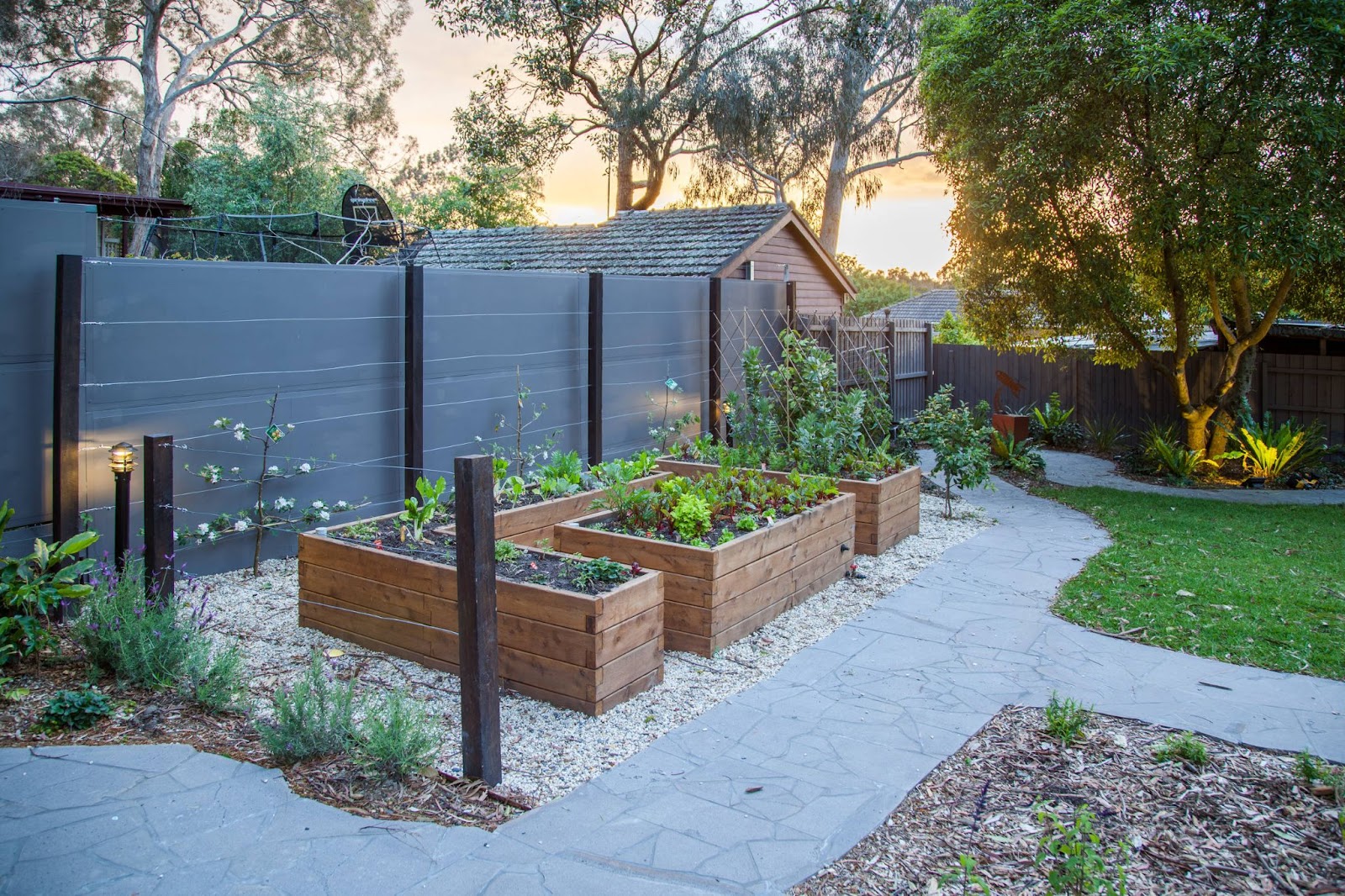 7 Tips To Keep Your Plants Healthy While On Vacation