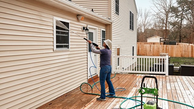 Pressure Washing Demystified: Revitalizing Your Home�s Exterior Safely