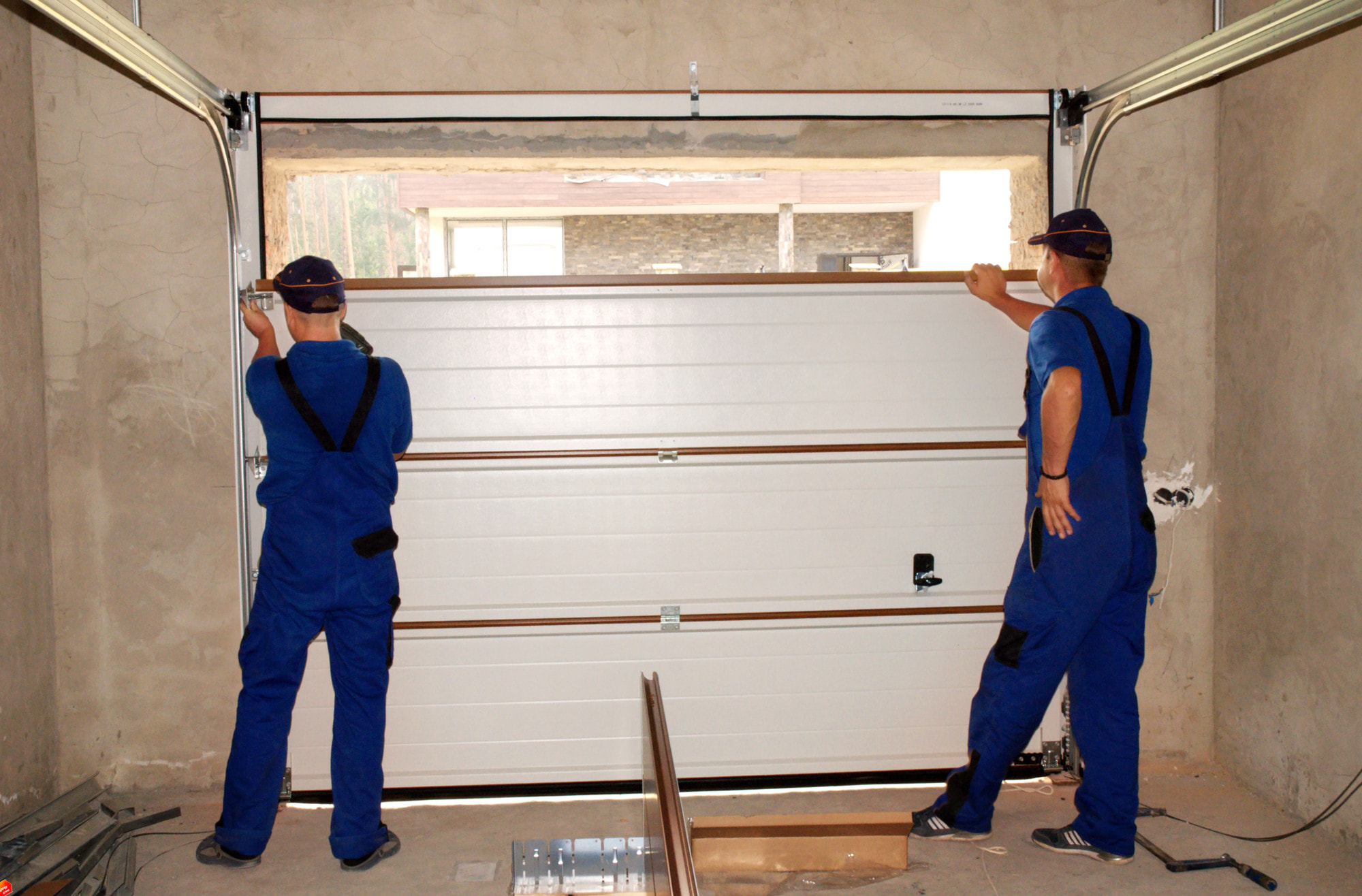 5 Tips For Preparing Your Home For A Garage Door Installation Project