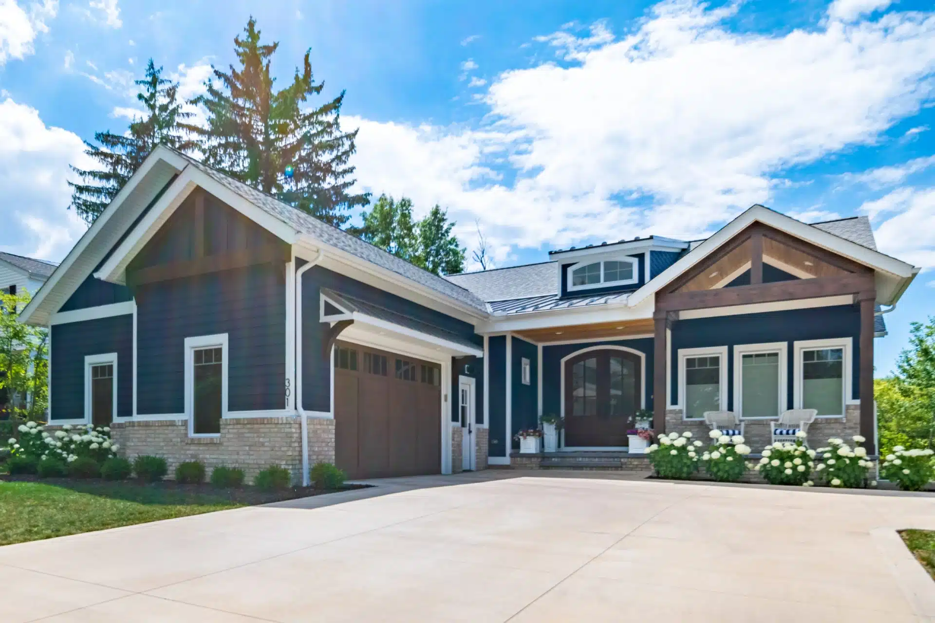 Siding Contractors Near Me: What To Look For Before Hiring