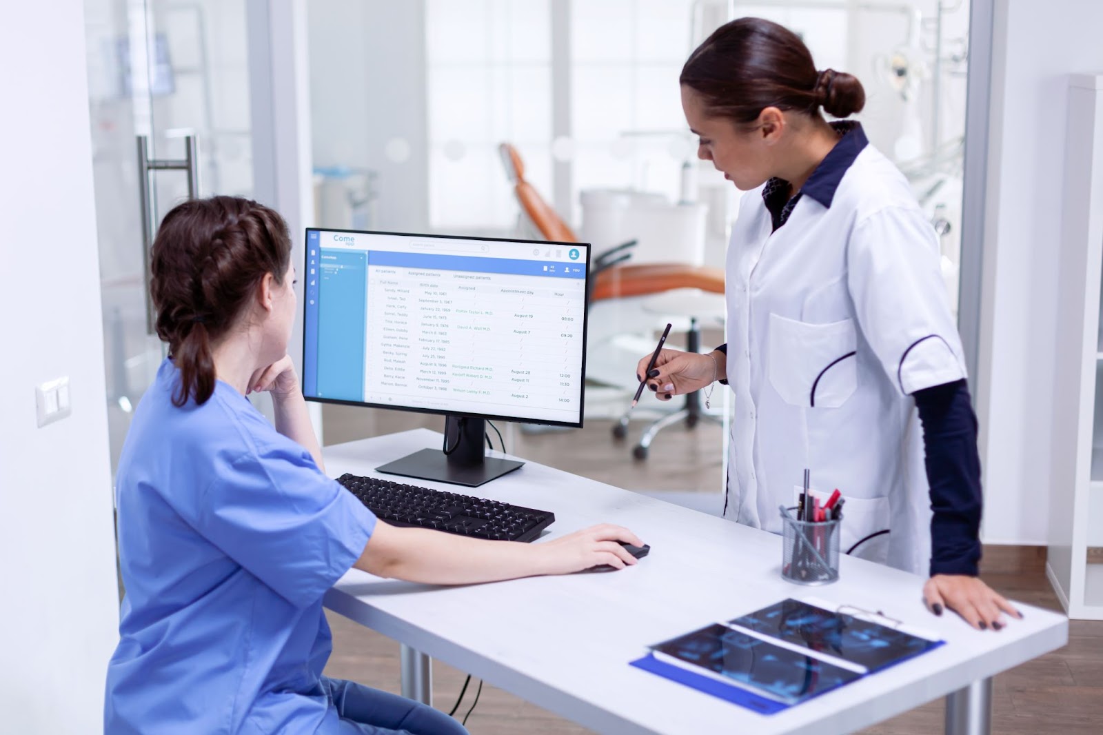 Outsourcing Vs In-House Medical Billing: Which Is Better In 2025?