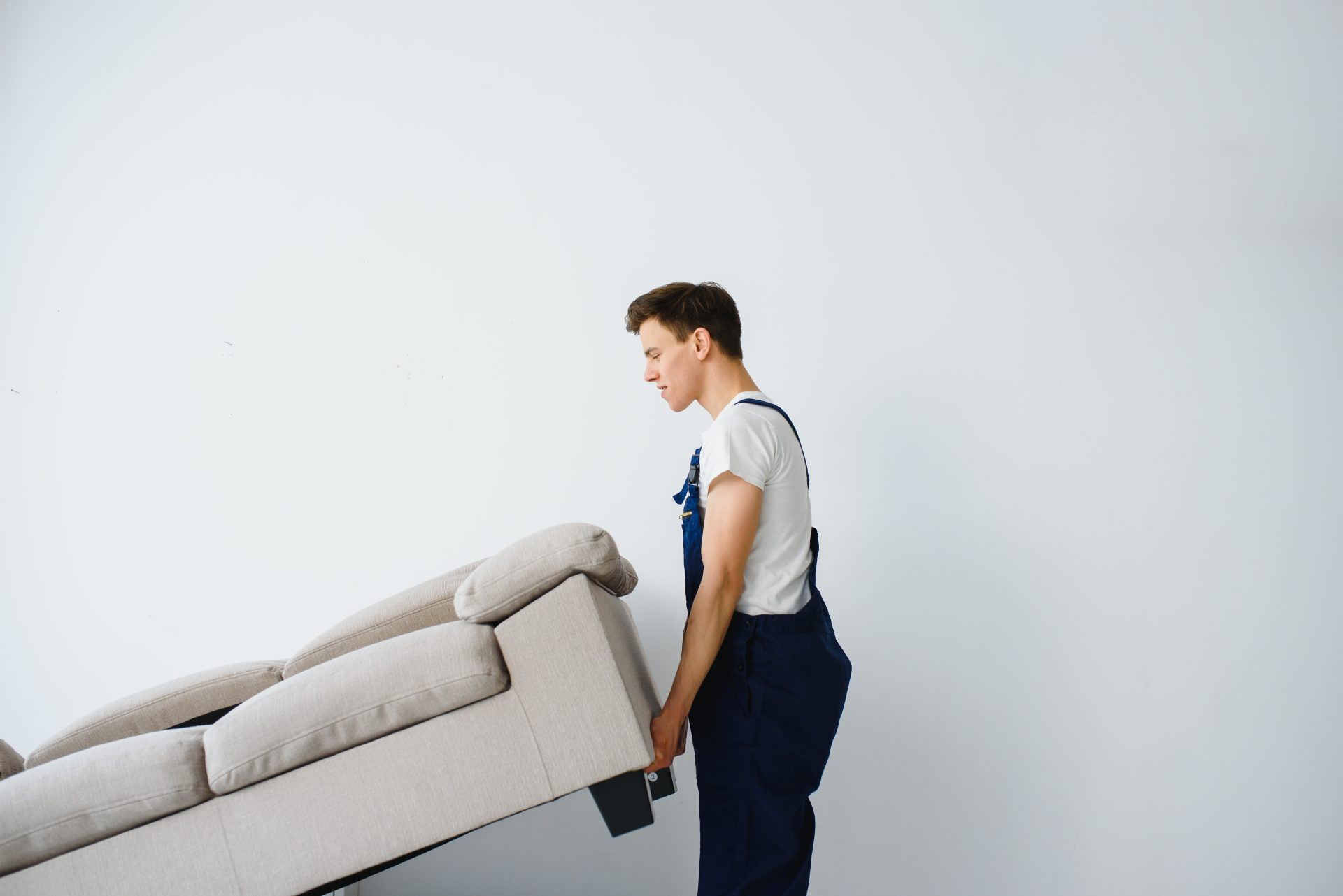 Affordable Furniture Removalists Costs Guide For You!
