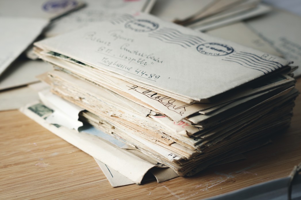 From Your Desk To Anywhere: Navigating Letter Weights And Mail Forwarding Services