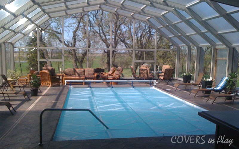 Covered Pools Vs. Open Pools: Which Is Right For You?