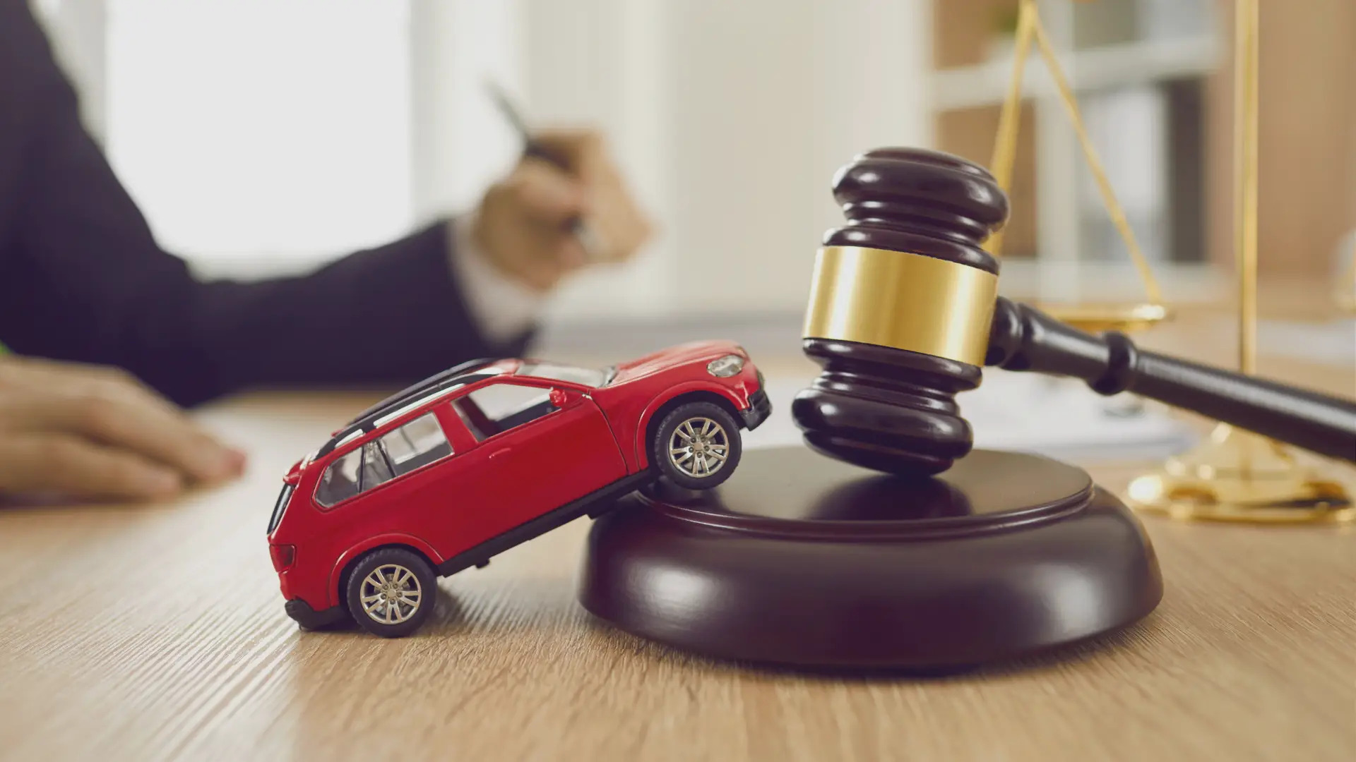 Long Beach Car Accident Lawyer: Protecting Injury Victims Every Step