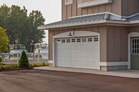 From First Visit To Final Fix: What To Expect From Lewis River Doors’ Garage Door Repairs