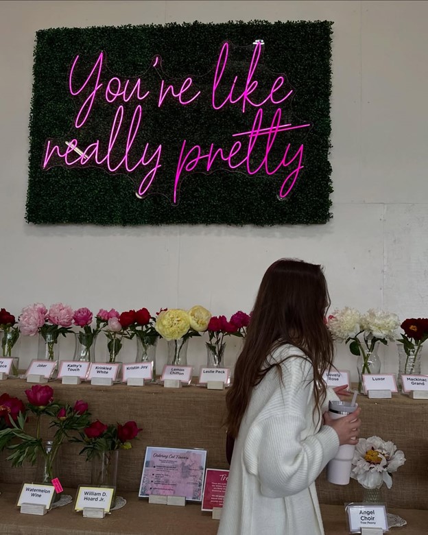 +300% Engagement After Installing A LED Logo Photo Zone
