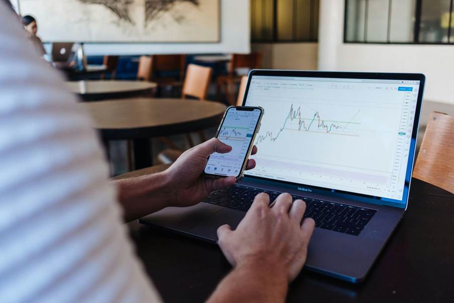 How An Online Reputation Management Agency Can Protect Your Brand In The Digital Era