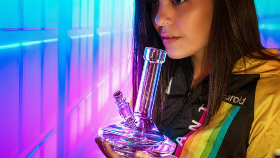 The Smart Smoker's Solution: How Ash Catchers Transform Your Bong Experience