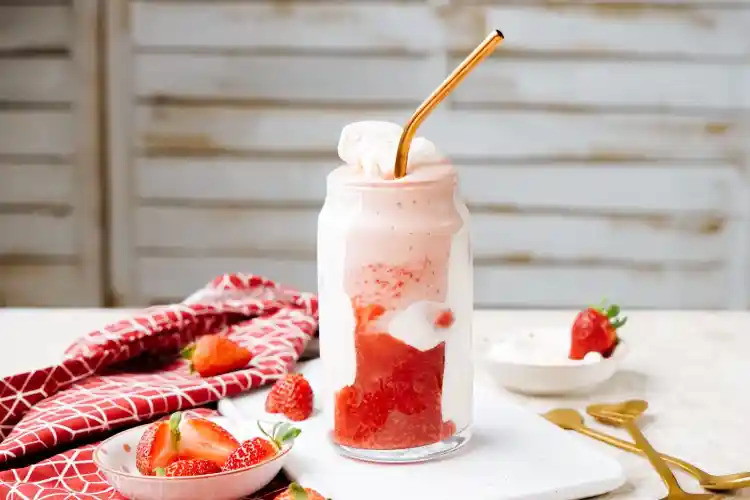 What Is A Hailey Bieber Smoothie Recipe?