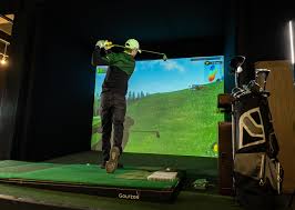 Indoor Virtual Golf: Benefits, Setup Guide & Why It's Growing