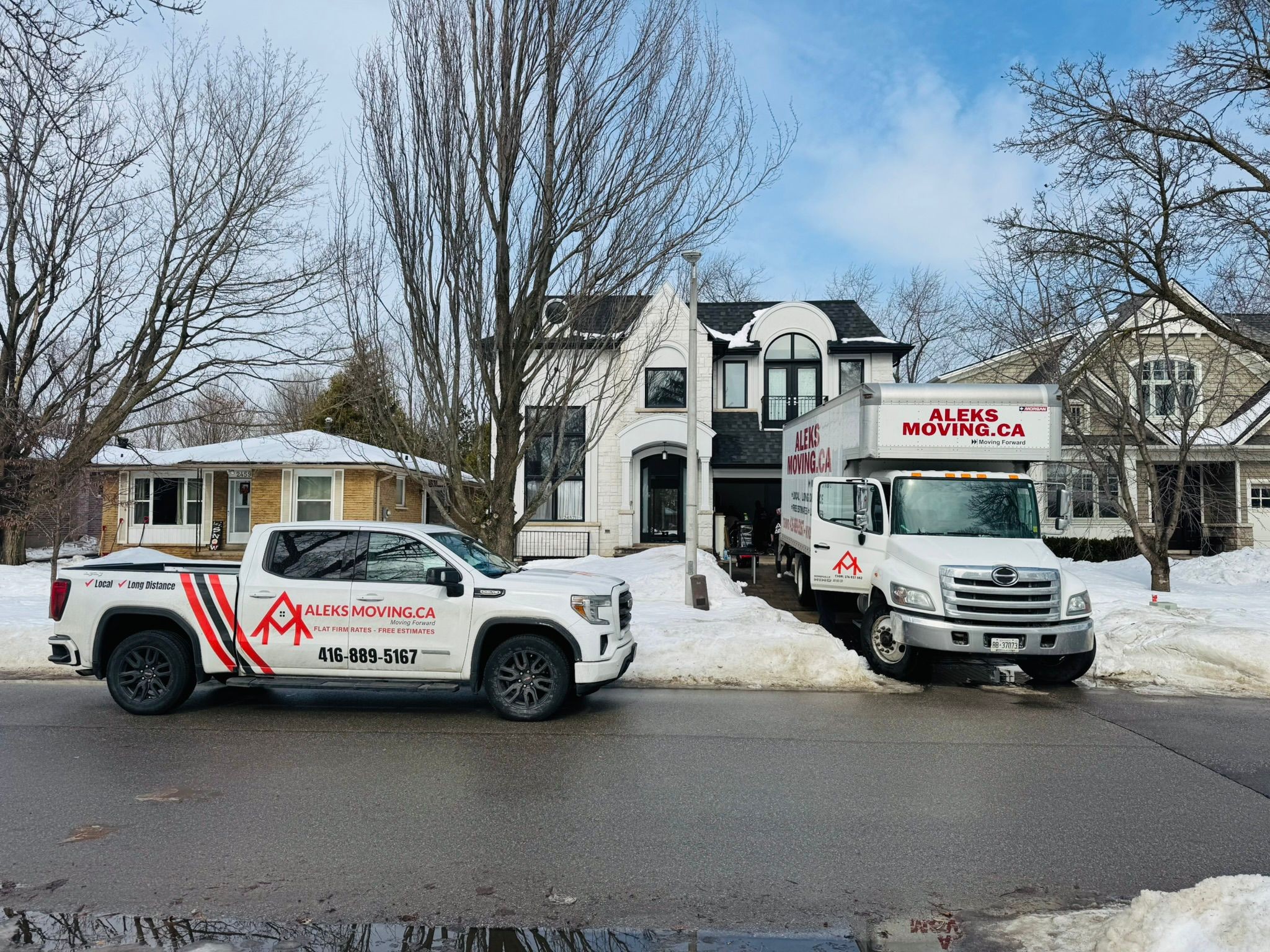How Professional Oakville Movers Protect Your Furniture And Belongings