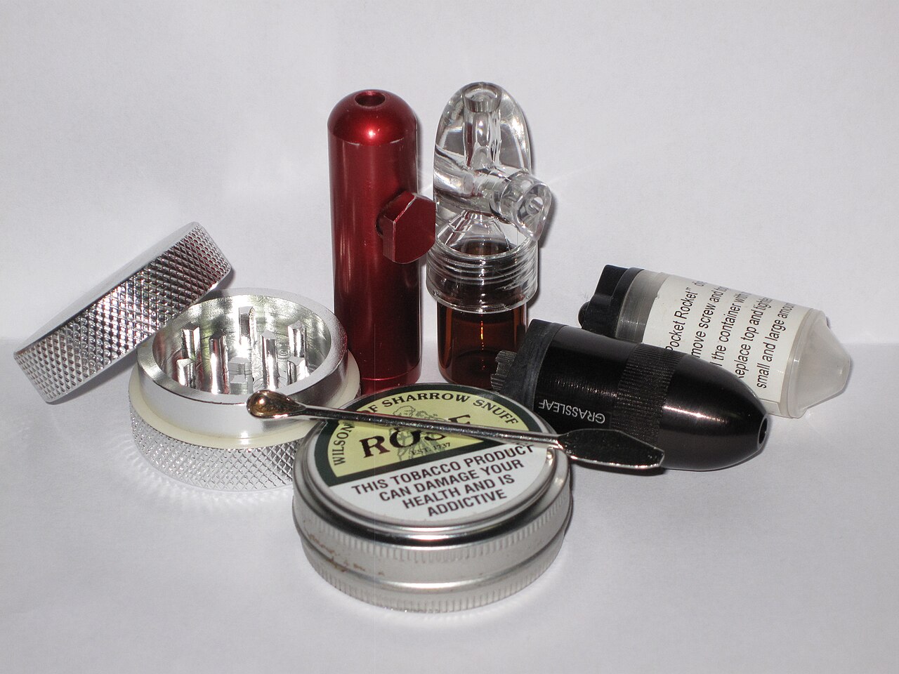 How The Right Snuff Accessories Elevate The Entire Experience