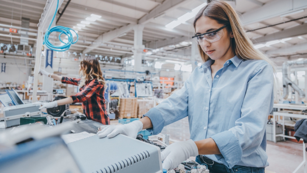 Plastic Processing Operator Job: Skills, Training, And Career Path