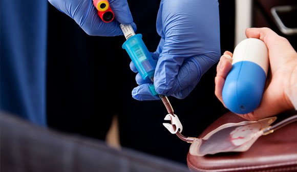 Liquid Biopsy And Precision Surgery: The New Era Of Early Cancer Detection And Targeted Treatment