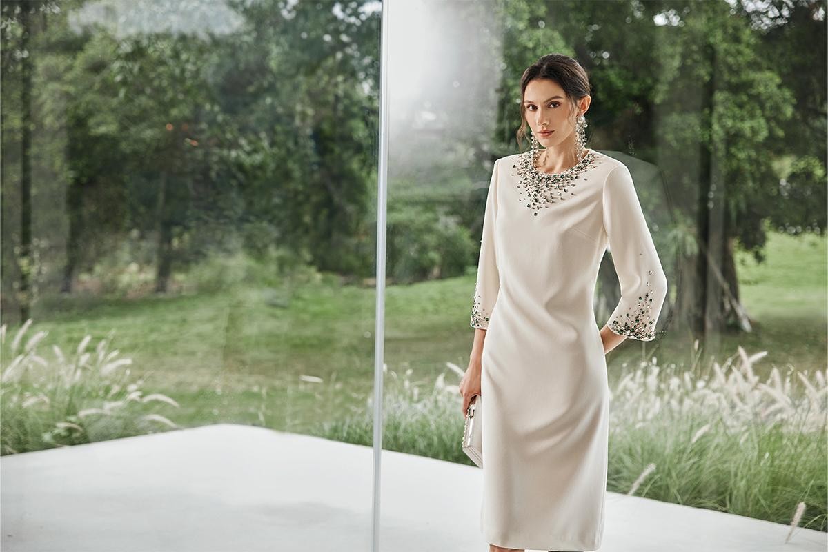 How To Style One Wardrobe For Elegant Events And Relaxed Escapes