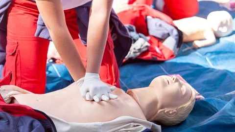 How To Master Life-saving Skills Through Specialized Critical Care Courses?