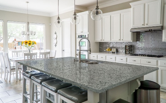 10 Reasons To Choose A Local Stone Fabricator Over Home Depot